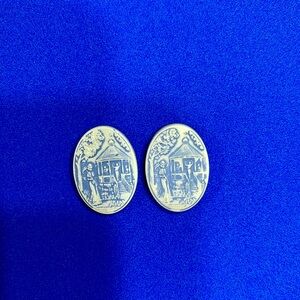 Vintage style earrings 🌺